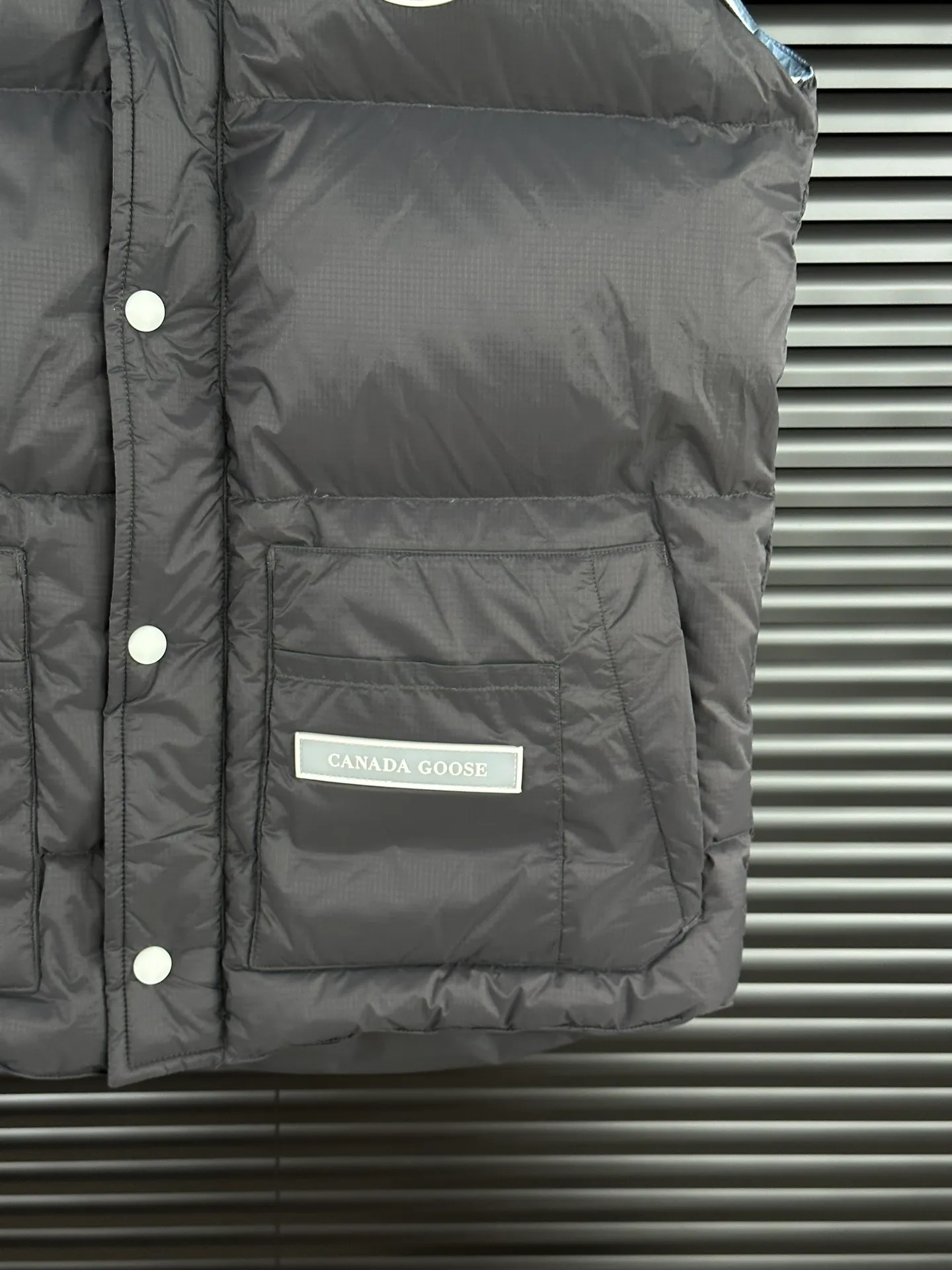 P400 【𝗖𝗮𝗻𝗮𝗱𝗮𝗴𝗼𝗼𝘀𝗲】/Canada Goose/White Label Glacier Down Vest/Graphite Gray